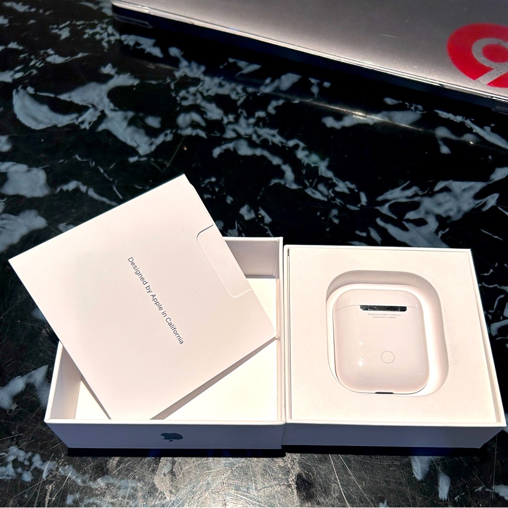 Apple AirPods 2